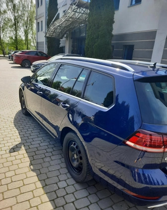 Volkswagen Golf cena 72000 przebieg: 107000, rok produkcji 2019 z Warszawa małe 67